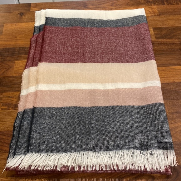 Striped Scarf Never Worn - Picture 2 of 4